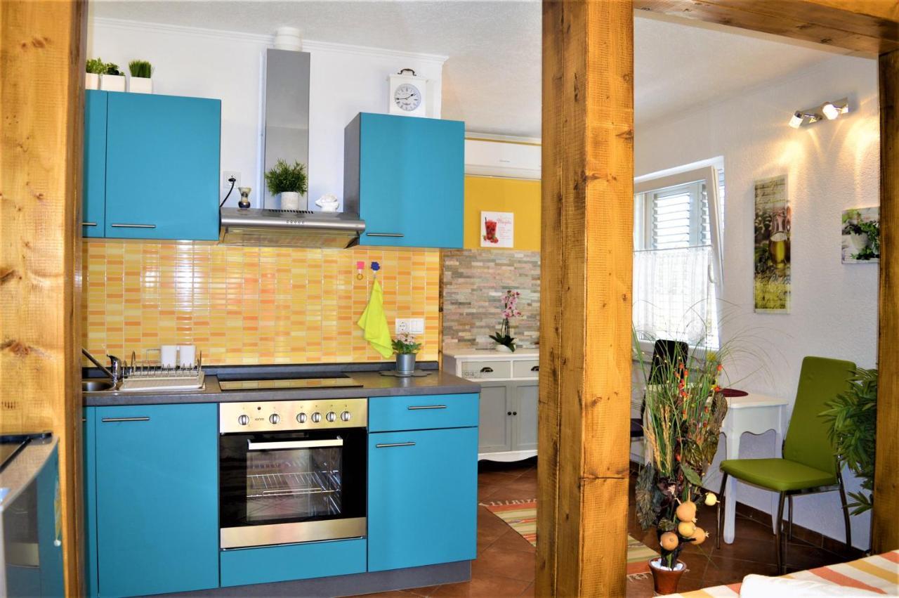 Studio Apartments Luka Biograd - بنكوفاتش المظهر الخارجي الصورة