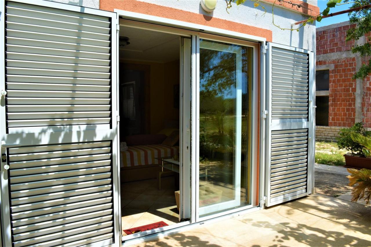 Studio Apartments Luka Biograd - بنكوفاتش المظهر الخارجي الصورة
