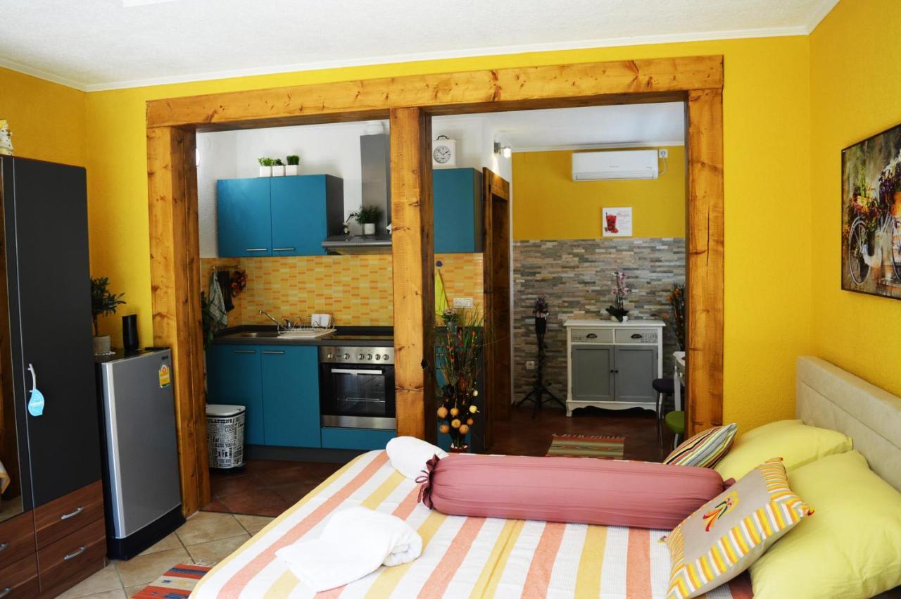 Studio Apartments Luka Biograd - بنكوفاتش المظهر الخارجي الصورة