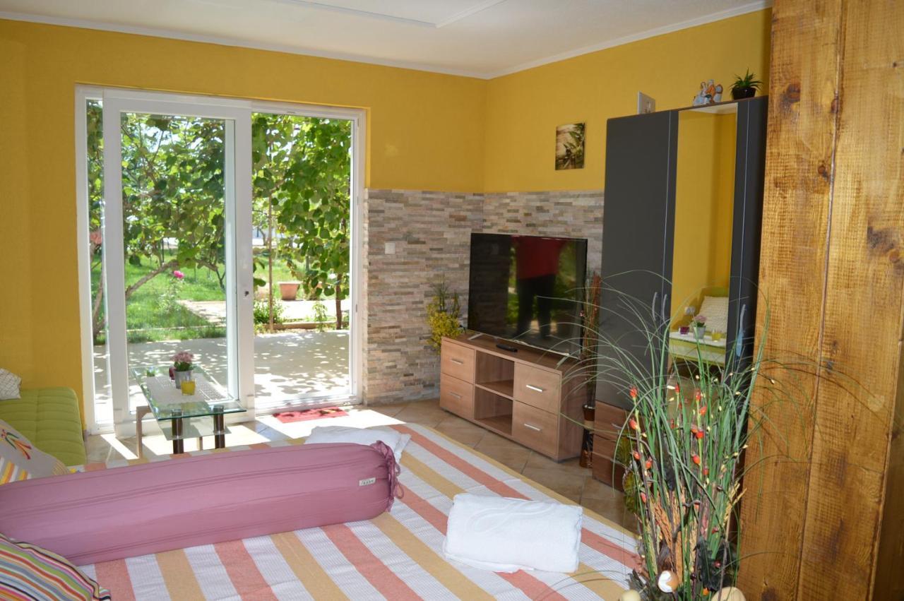 Studio Apartments Luka Biograd - بنكوفاتش المظهر الخارجي الصورة