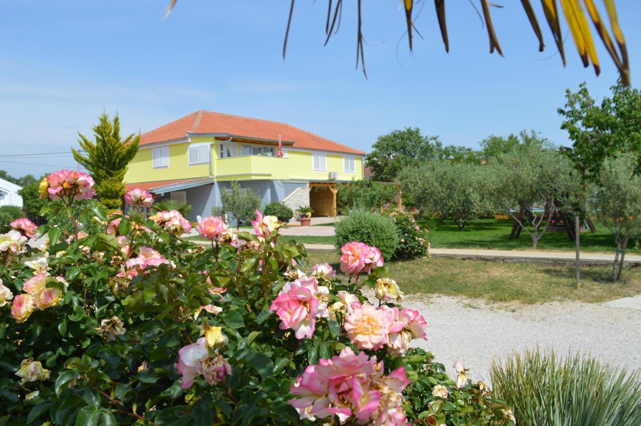 Studio Apartments Luka Biograd - بنكوفاتش المظهر الخارجي الصورة