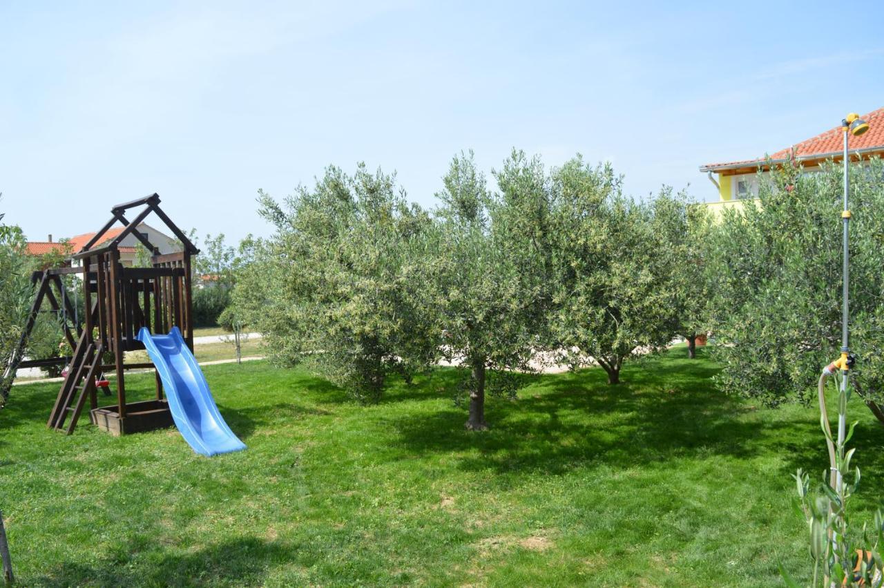 Studio Apartments Luka Biograd - بنكوفاتش المظهر الخارجي الصورة