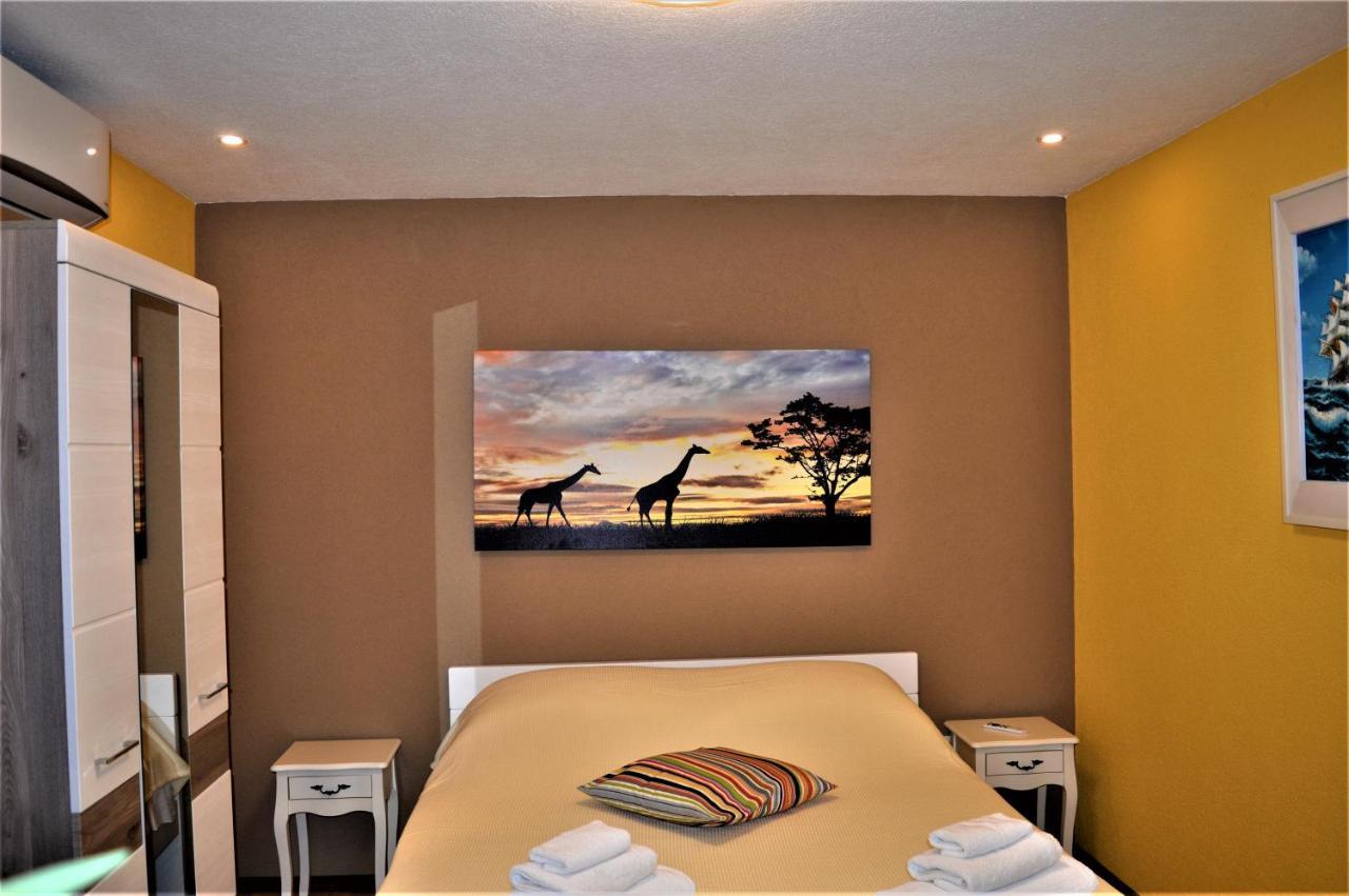 Studio Apartments Luka Biograd - بنكوفاتش المظهر الخارجي الصورة