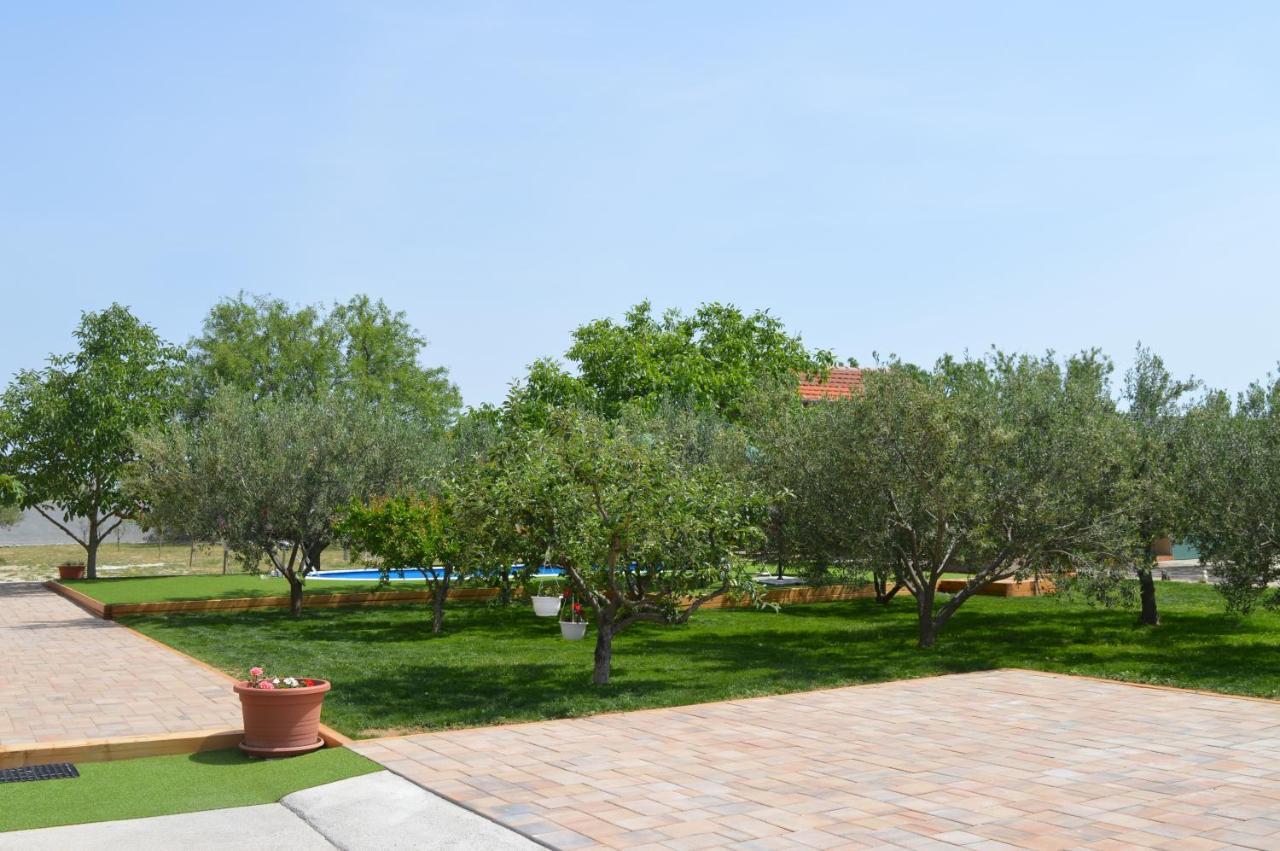 Studio Apartments Luka Biograd - بنكوفاتش المظهر الخارجي الصورة